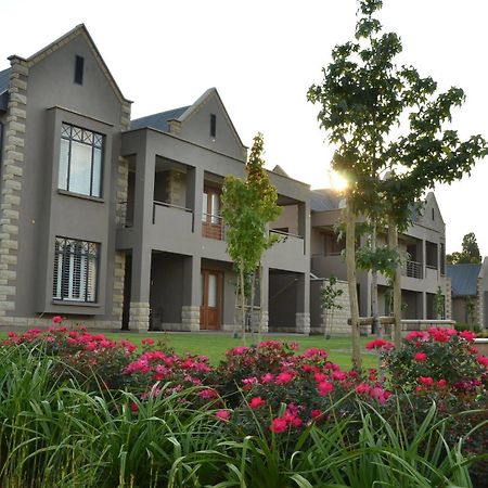 De Hoek Country Hotel Magaliesburg Dış mekan fotoğraf